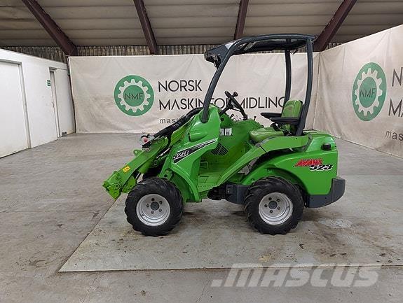 Avant 523 حاملات أدوات