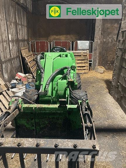 Avant 630 ماكينات أخرى لتجهيز الأراضي