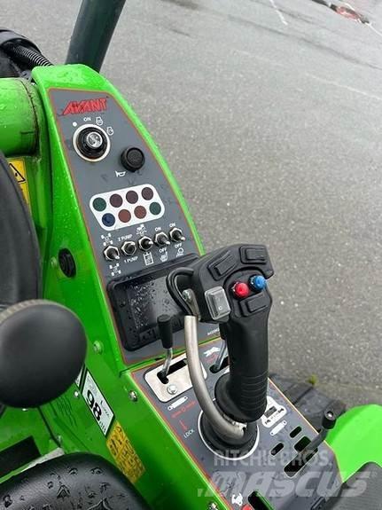 Avant 755i لوادر انزلاقية التوجيه