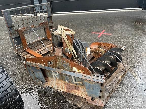 Bobcat 773 لوادر انزلاقية التوجيه