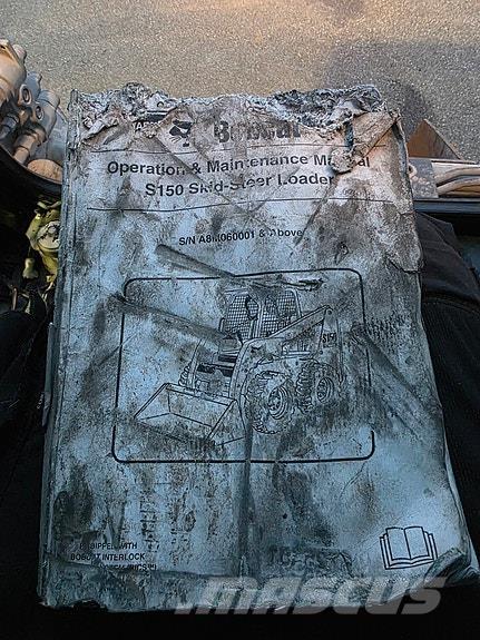 Bobcat S150 لوادر انزلاقية التوجيه