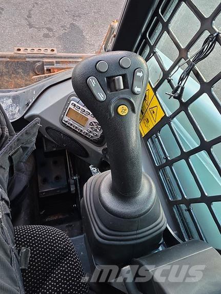 Bobcat T450 لوادر انزلاقية التوجيه