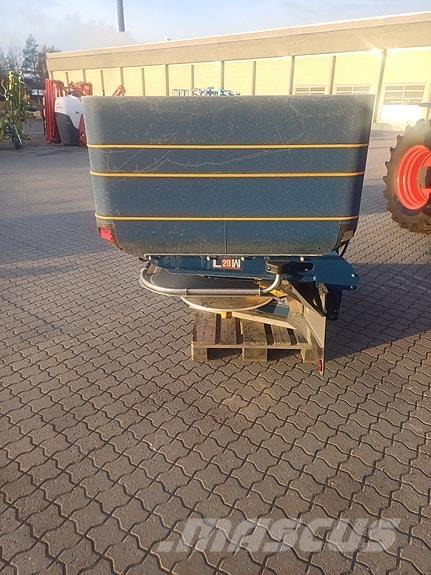 Bogballe L20W plus. معدات فرد المواد المعدنية