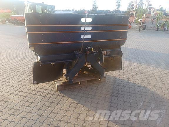 Bogballe L20W plus. معدات فرد المواد المعدنية