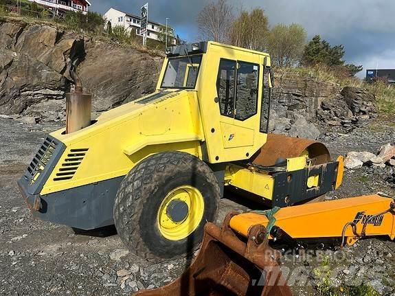 Bomag BW211 D-3 معدات السفلتة