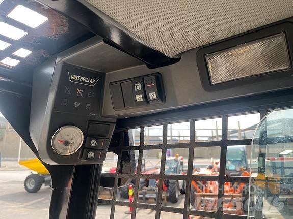CAT 247B لوادر انزلاقية التوجيه
