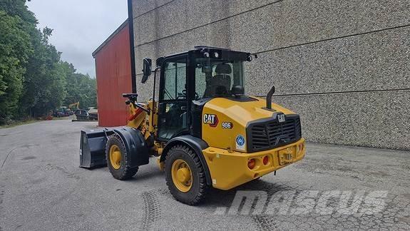 CAT 906 لوادر بعجل
