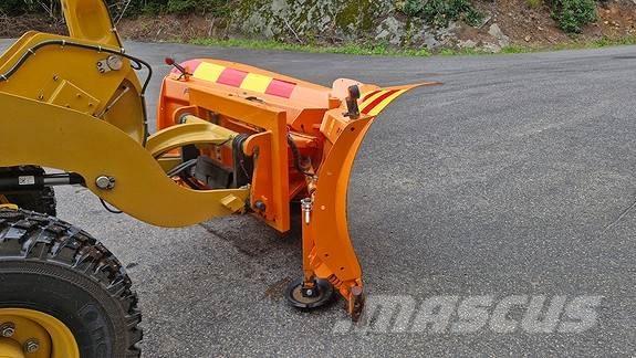 CAT 906 لوادر بعجل