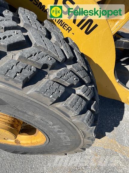 CAT 906hl لوادر بعجل