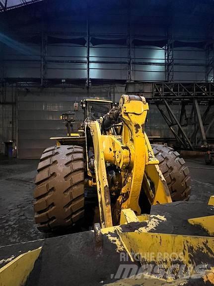 CAT 988 K لوادر بعجل