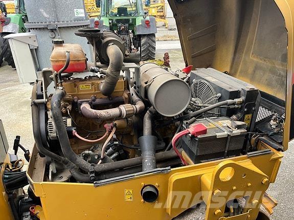 CAT CB34B معدات السفلتة