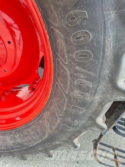 CLAAS 8690 الجرارات