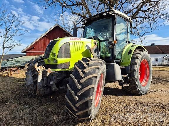 CLAAS Arion 640 الجرارات