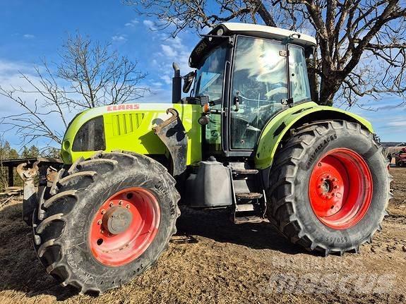 CLAAS Arion 640 الجرارات