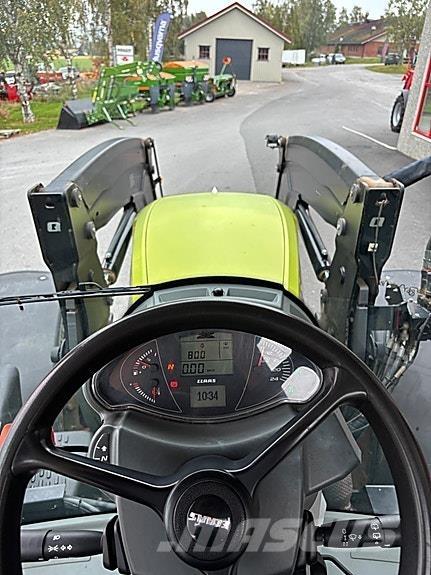 CLAAS Arion 640 الجرارات
