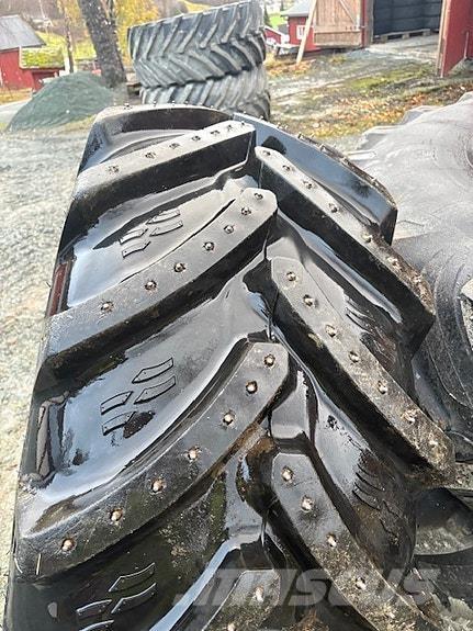  Dekk med felg الجرارات