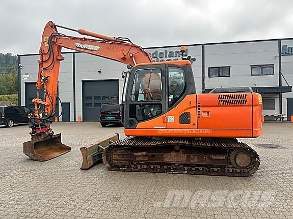 Doosan DX140LC حفارات زحافة