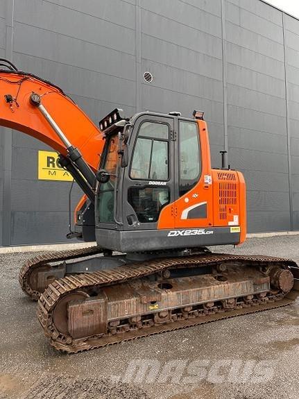 Doosan DX235LC-5 حفارات زحافة