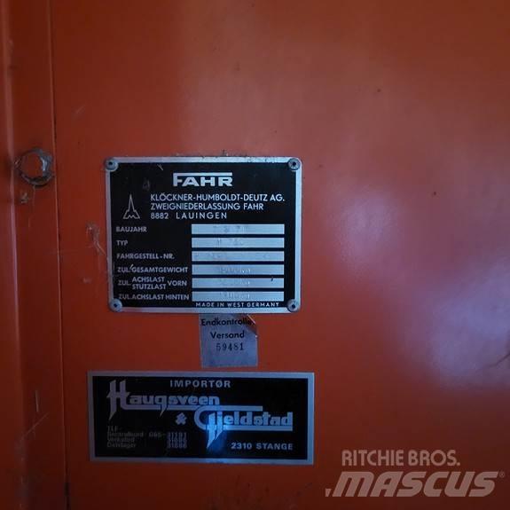 Fahr M 750 حصادات