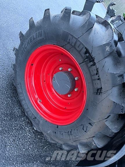 Fendt 211 الجرارات