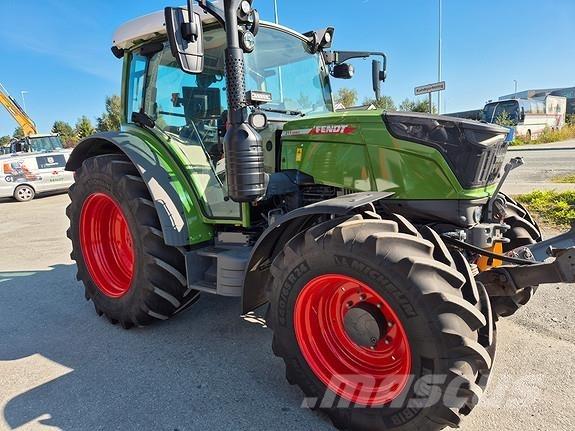 Fendt 211 الجرارات