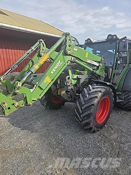 Fendt 211 الجرارات