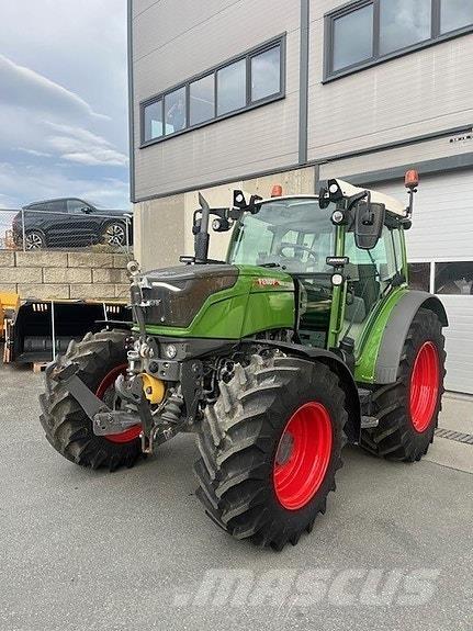 Fendt 211 الجرارات