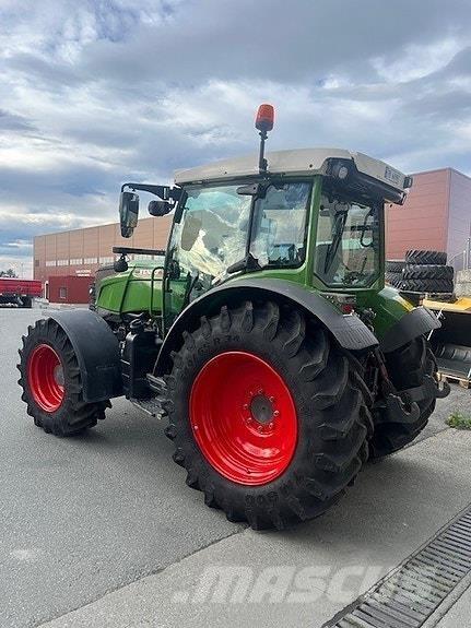 Fendt 211 الجرارات