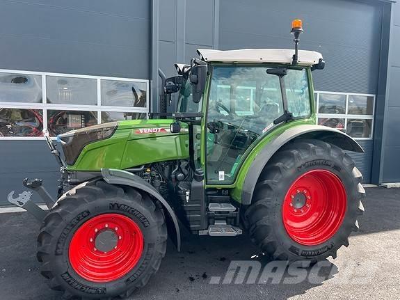 Fendt 211 Profi+ الجرارات