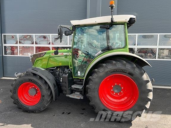 Fendt 211 Profi+ الجرارات