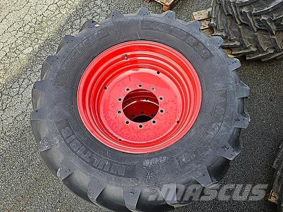 Fendt 700 الجرارات