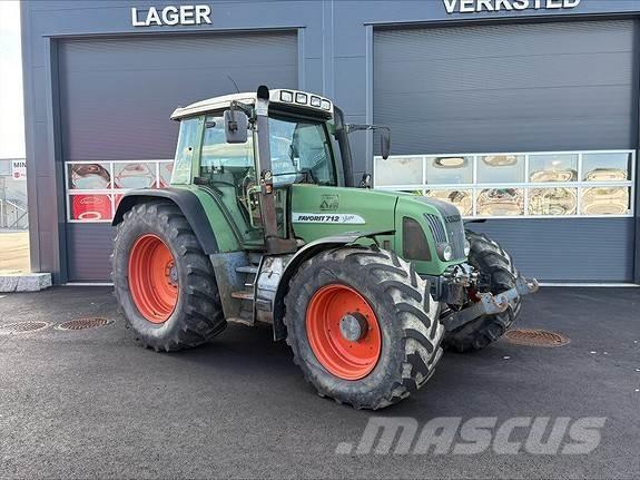 Fendt 712 Favorit الجرارات