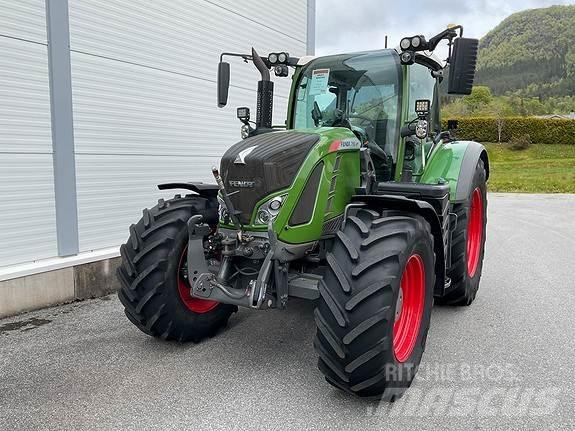 Fendt 718 الجرارات