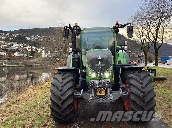 Fendt 724 VARIO الجرارات
