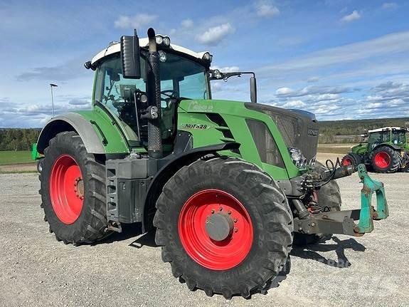 Fendt 828 Vario الجرارات