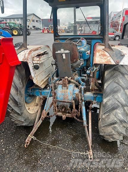 Ford 2600 الجرارات