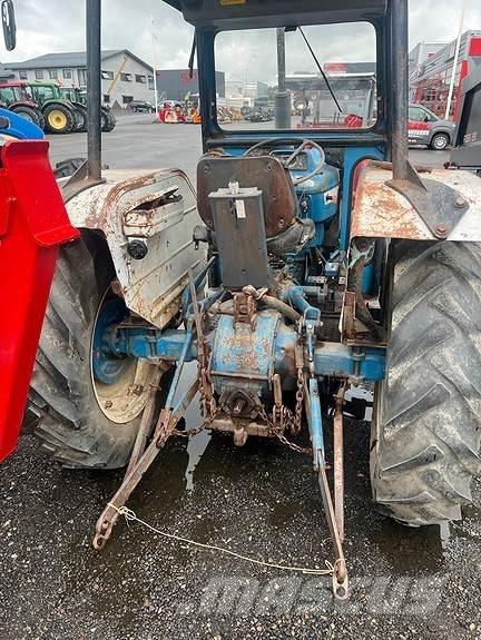 Ford 2600 الجرارات