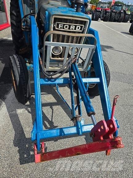 Ford 4600 الجرارات