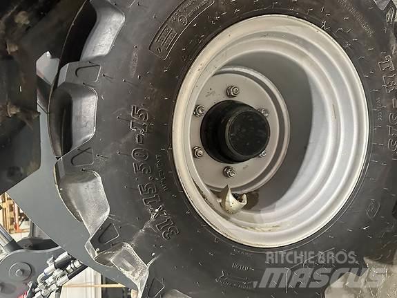 GiANT G2500HD+ لوادر انزلاقية التوجيه