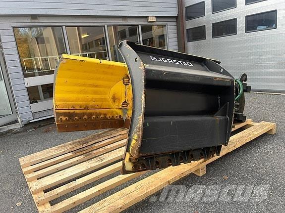 Gjerstad 420 GSV3 حراثات ونصول الجليد
