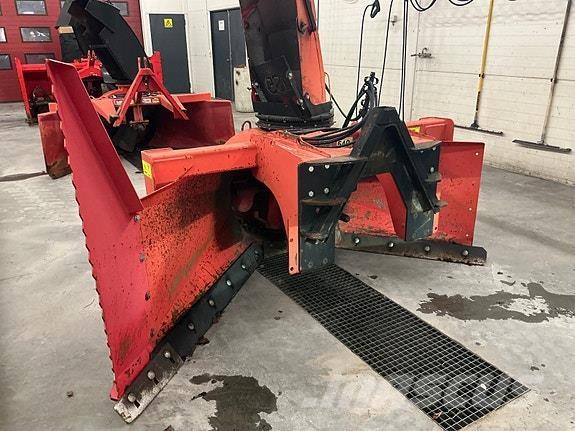 Globus GS 235 قاذفات الجليد