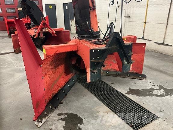 Globus GS 235 قاذفات الجليد