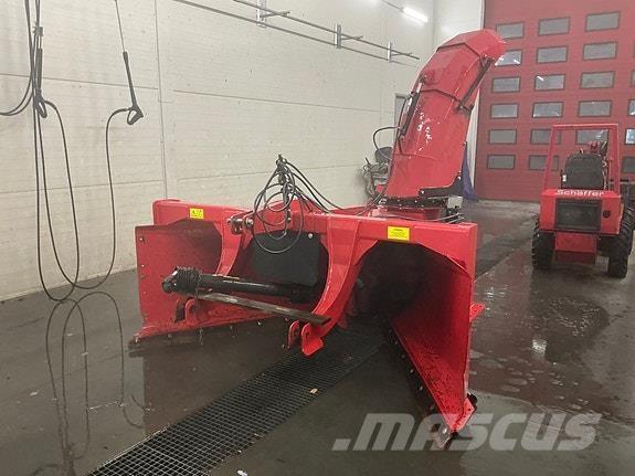 Globus GSF 255 قاذفات الجليد