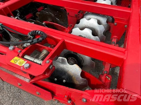 Horsch Pronto 6 DC معدات توزيع السماد العضوي