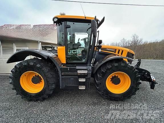 JCB FASTRAC 4220 الجرارات