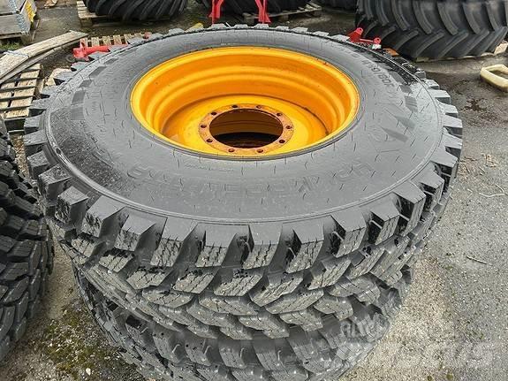 JCB FASTRAC 4220 الجرارات