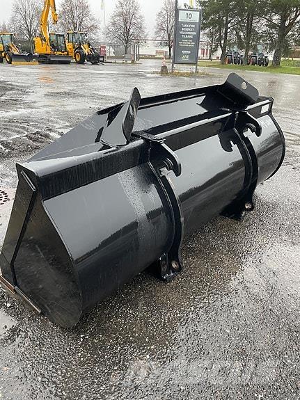 JCB med BM الإطارات والعجلات والحافات