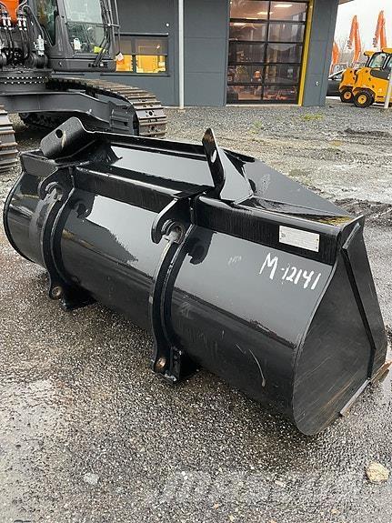 JCB med BM الإطارات والعجلات والحافات