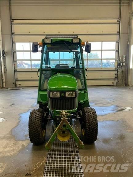 John Deere 2032R الجرارات