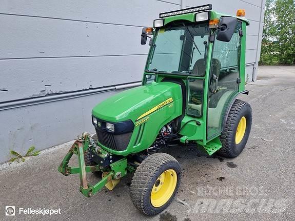 John Deere 2032R الجرارات